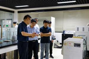 河南大學(xué)土木建筑學(xué)院執(zhí)行院長(zhǎng)張建偉一行蒞臨高遠(yuǎn)公司參觀(guān)交流